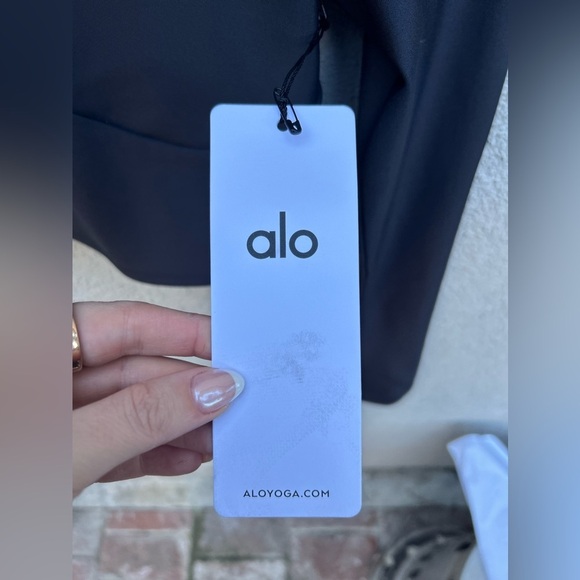 Alo Airlift Winter Warm Ski Time Long Sleeve Black New with Tags! - Picture 7 of 12